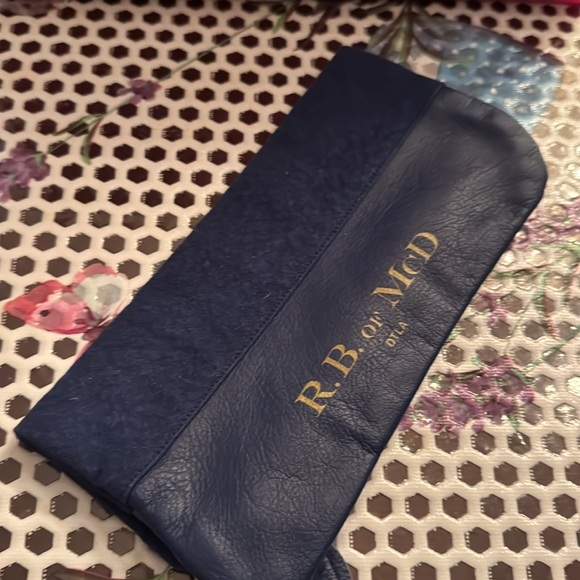 R.B. Of McD #2 clutch navy / brown zip pouch 
GUC